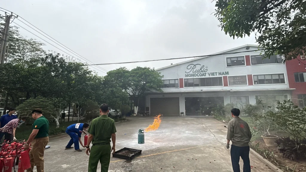Rubio Monocoat Việt Nam trong buổi diễn tập Phòng cháy - Chữa cháy