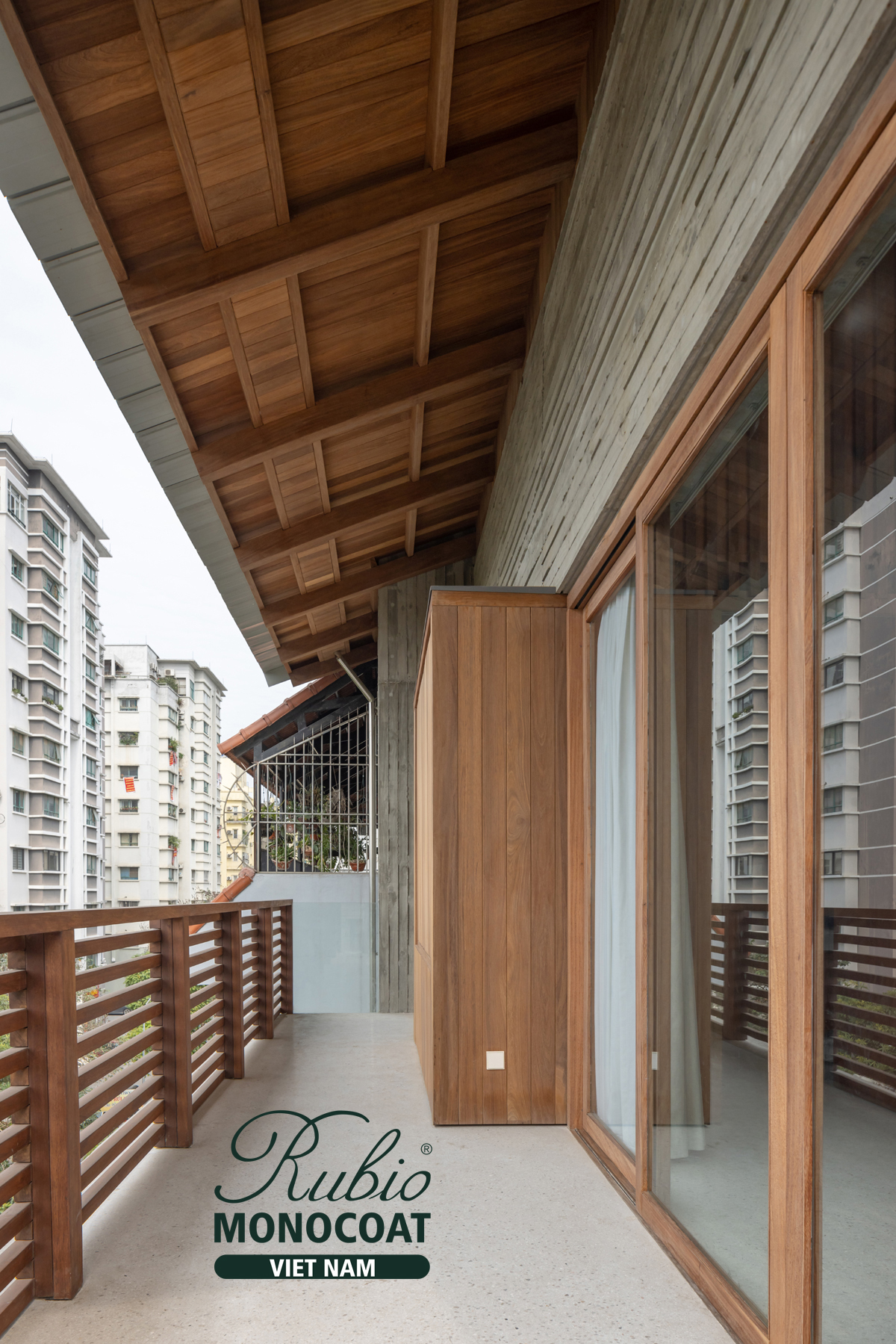 dầu gỗ ngoại thất DuroGrit Steppy Look x gỗ Teak Nam Mỹ