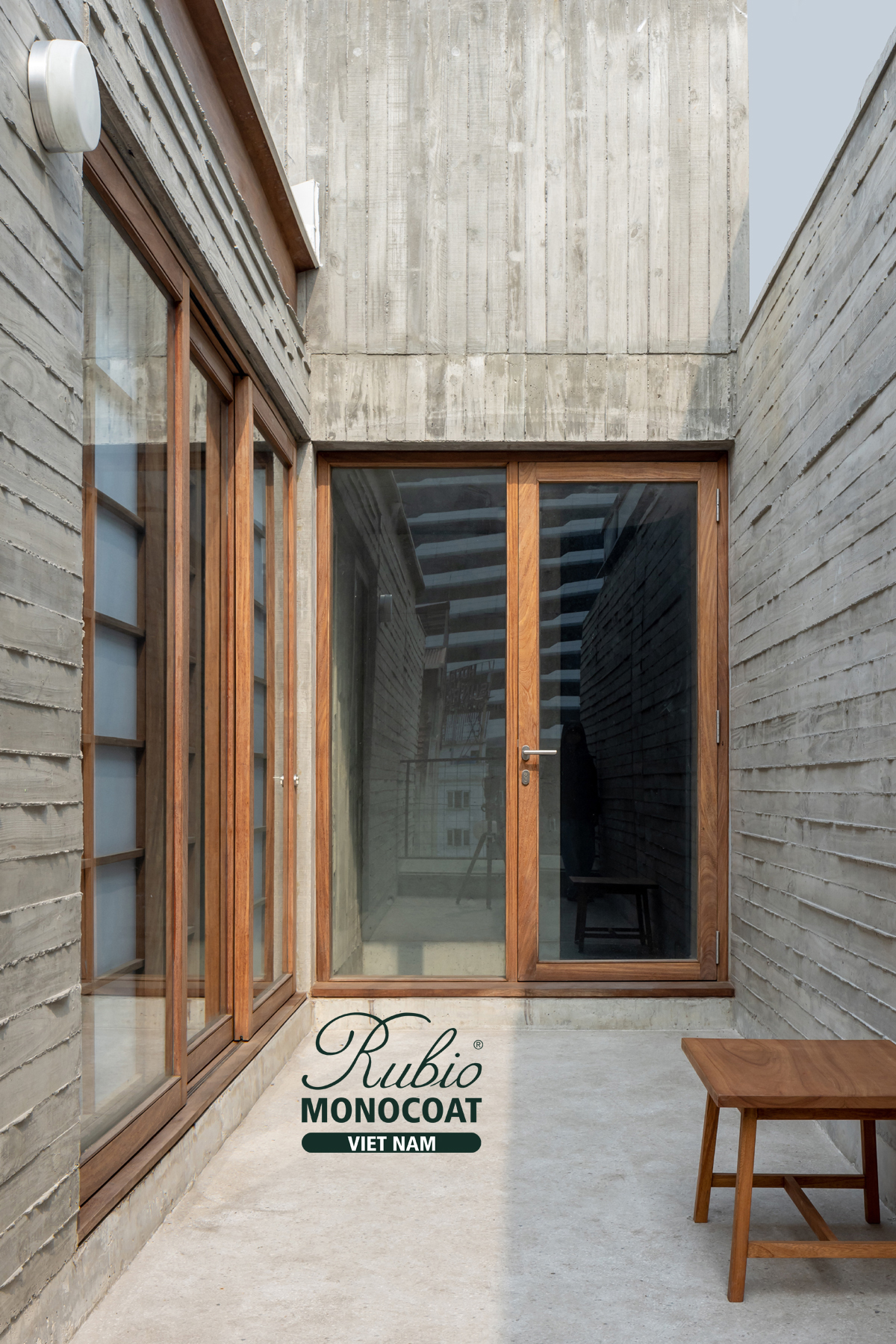 dầu gỗ ngoại thất DuroGrit Steppy Look x gỗ Teak Nam Mỹ