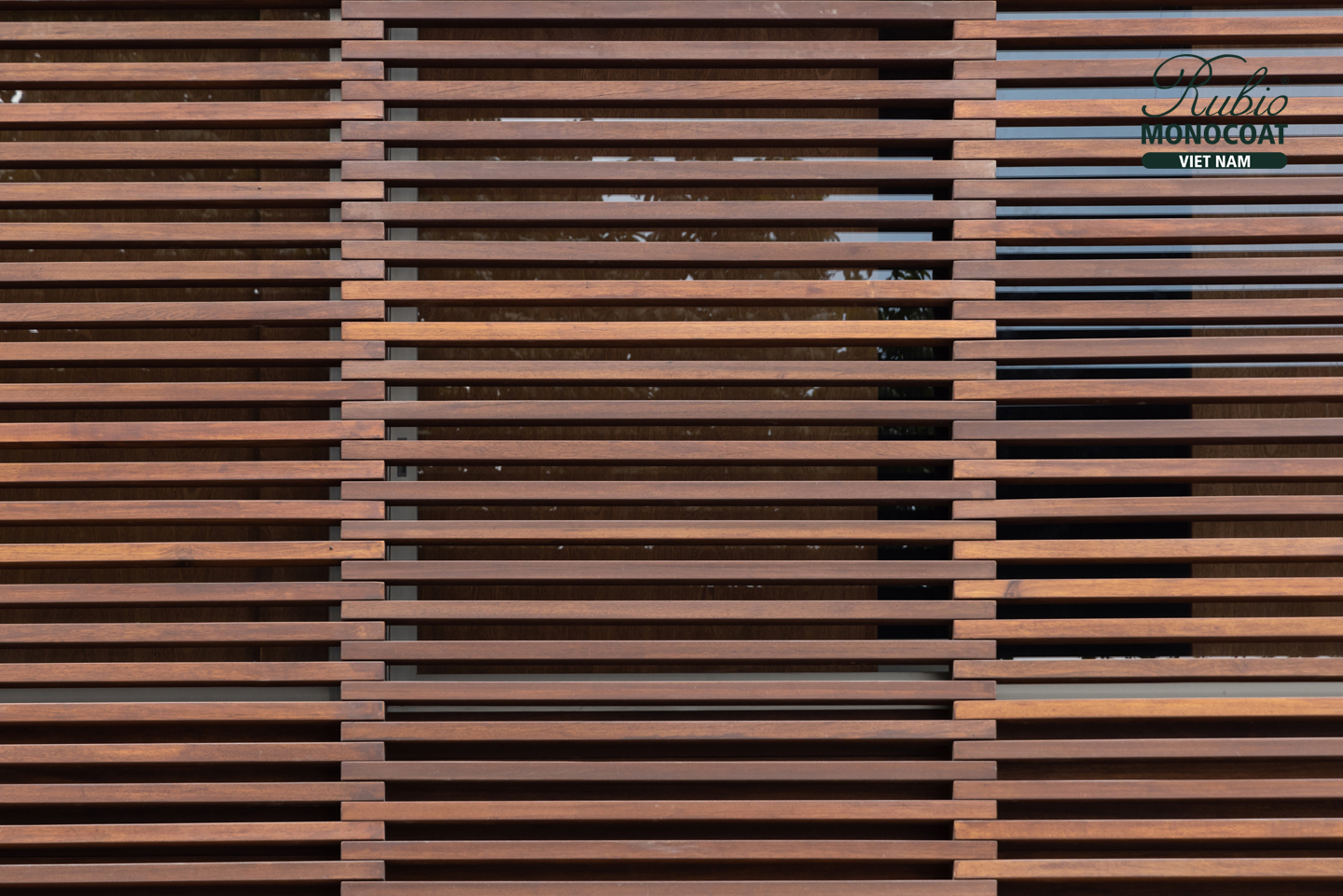 dầu gỗ ngoại thất DuroGrit Steppy Look x gỗ Teak Nam Mỹ