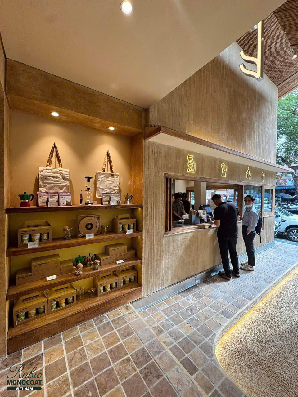 Phê La Linh Đàm - dầu lau gỗ nội thất 1