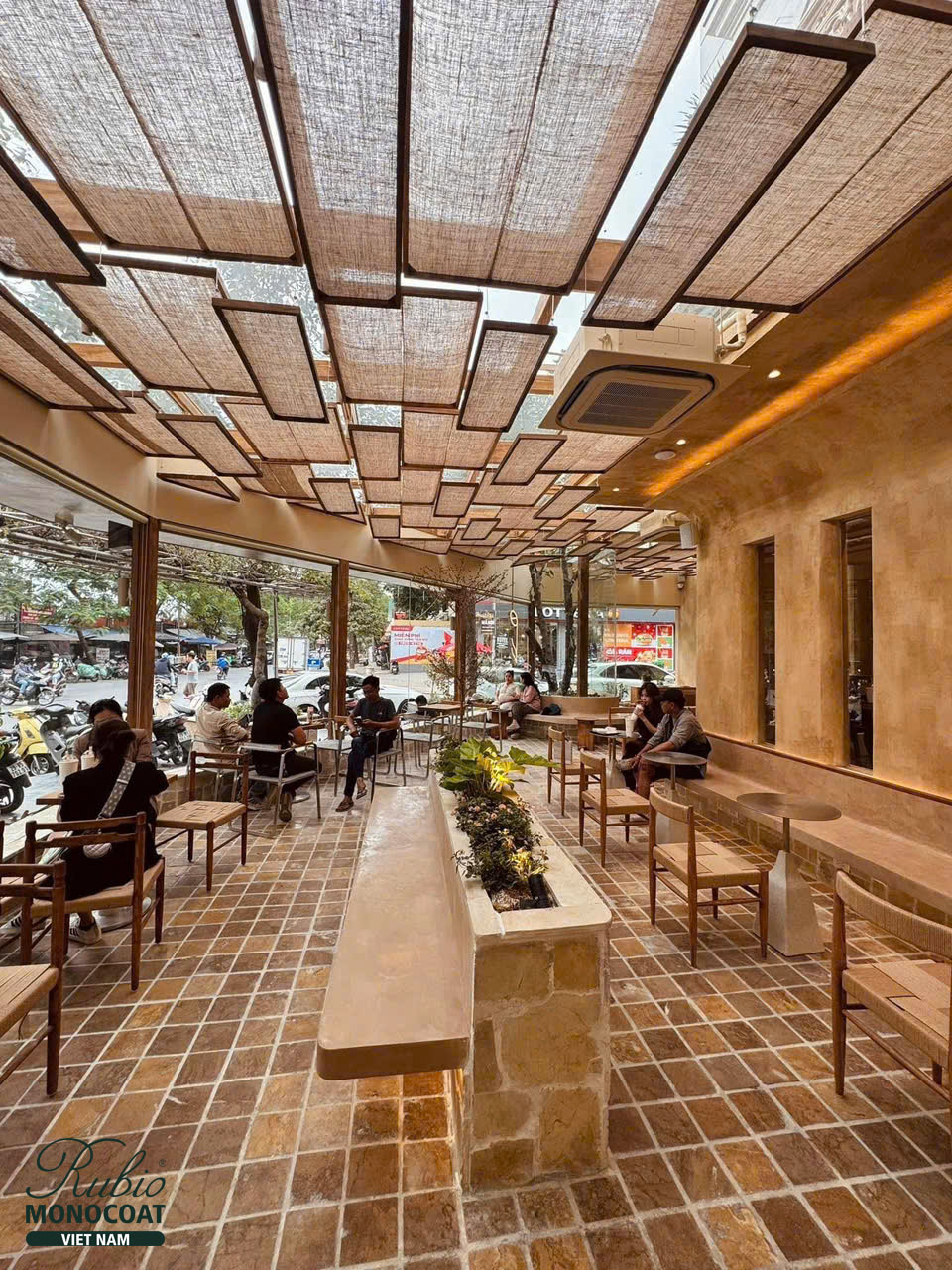 Phê La Linh Đàm - dầu lau gỗ nội thất 1