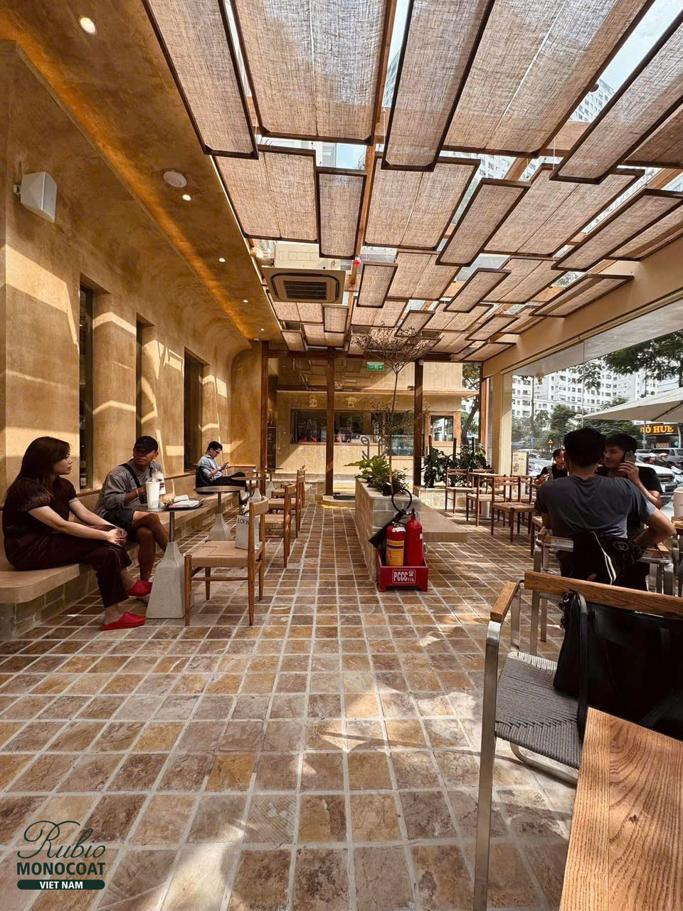 Phê La Linh Đàm - dầu lau gỗ nội thất 1