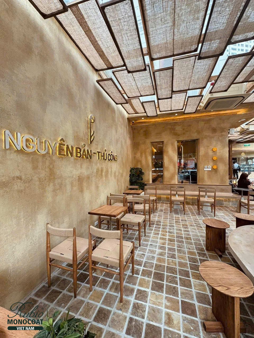 Phê La Linh Đàm - dầu lau gỗ nội thất 1