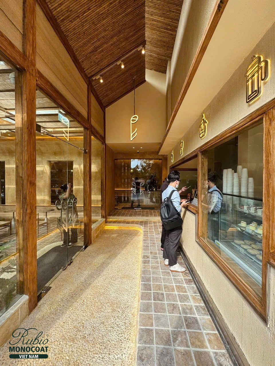 Phê La Linh Đàm - dầu lau gỗ nội thất 1