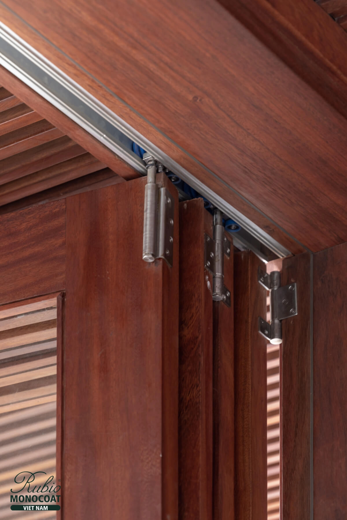 dầu lau gỗ ngoại thất