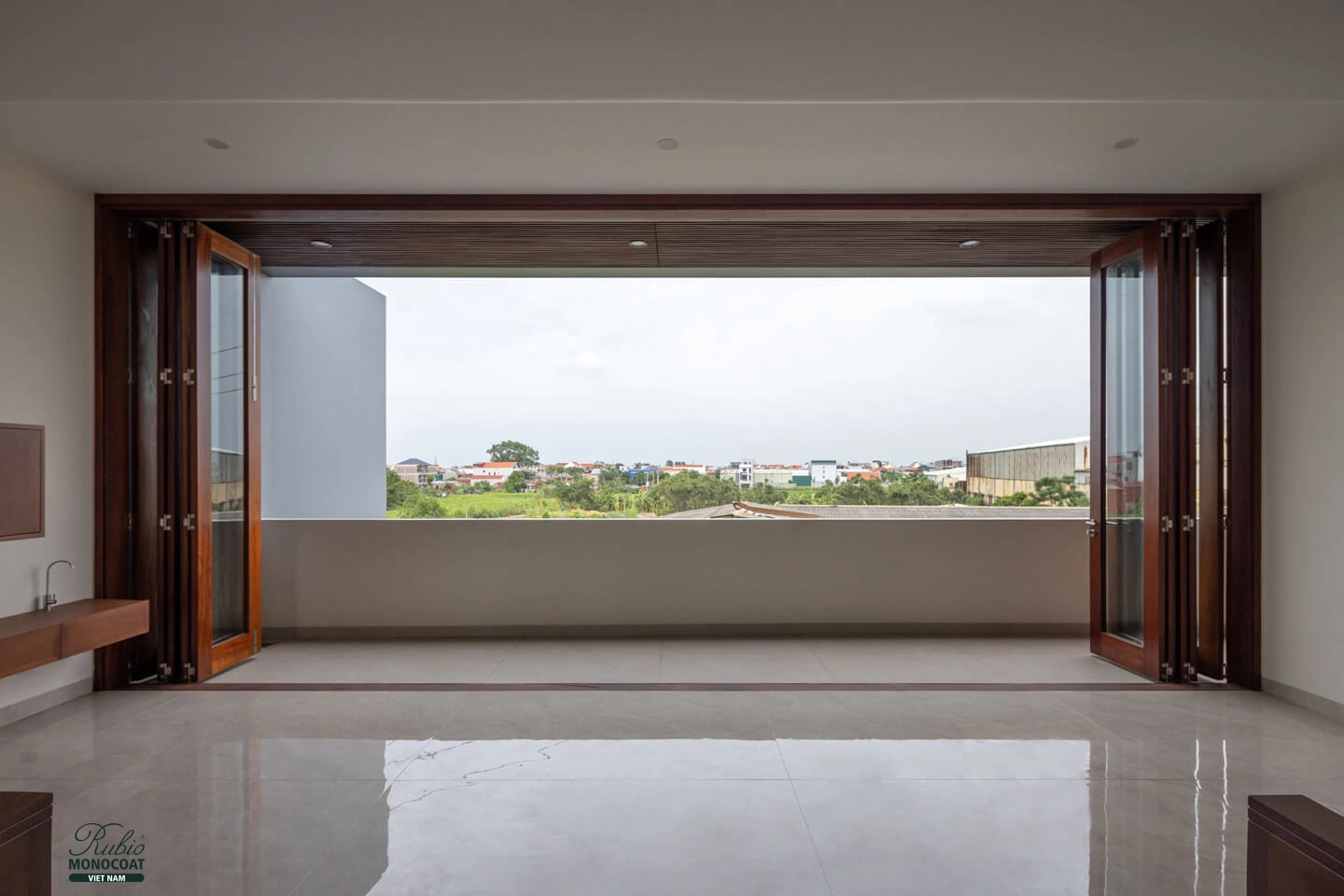 dầu lau gỗ ngoại thất