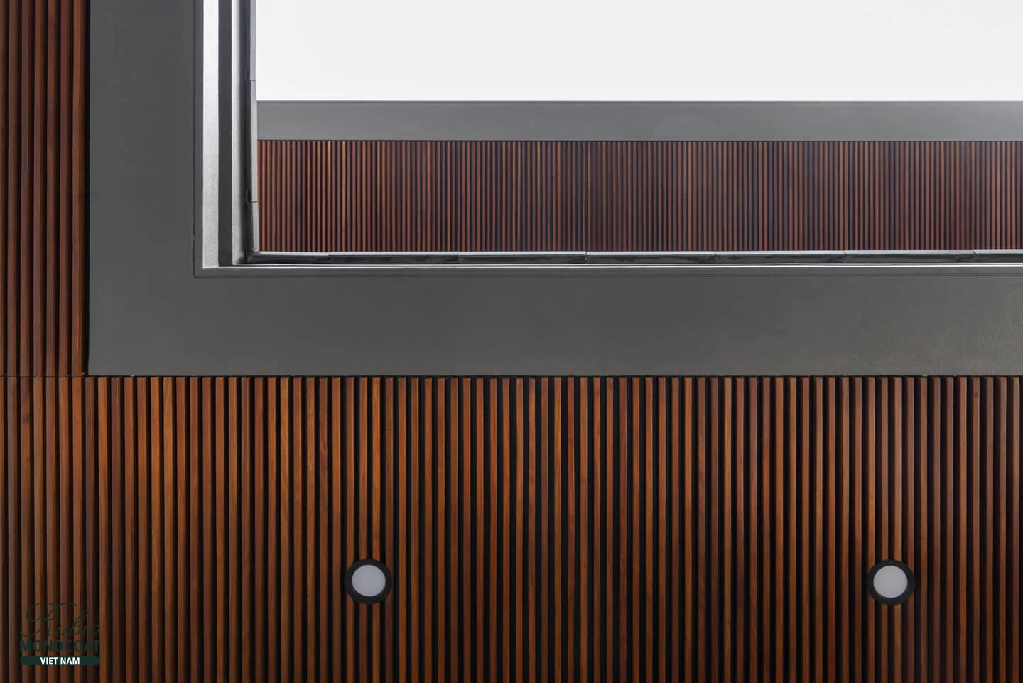 dầu lau gỗ ngoại thất