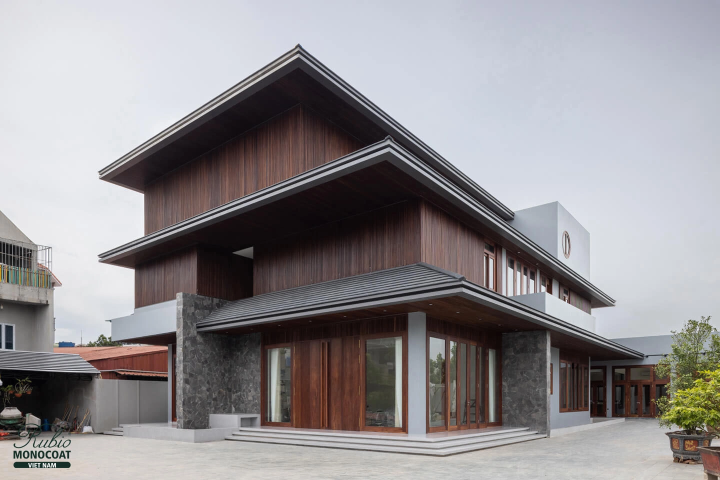 dầu lau gỗ ngoại thất