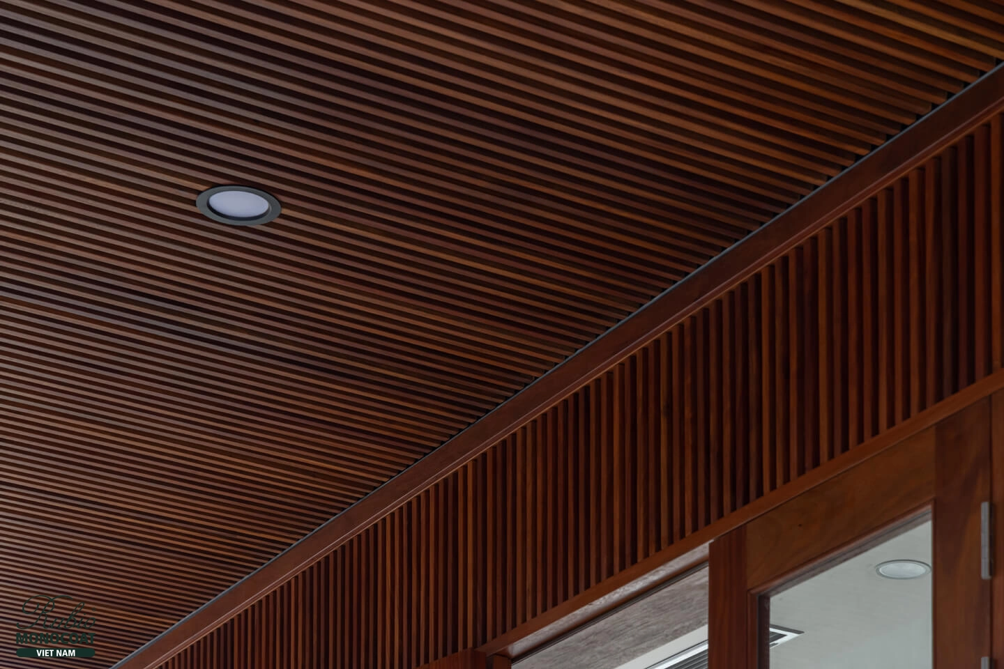 dầu lau gỗ ngoại thất