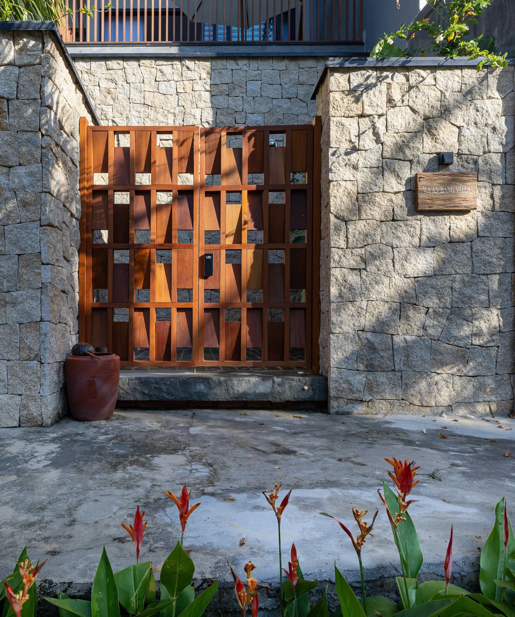 dầu lau gỗ villa an bàng